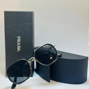 Lunette de Soleil Prada