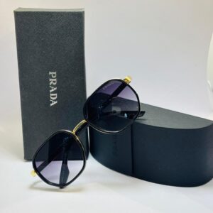 Lunette de Soleil Prada